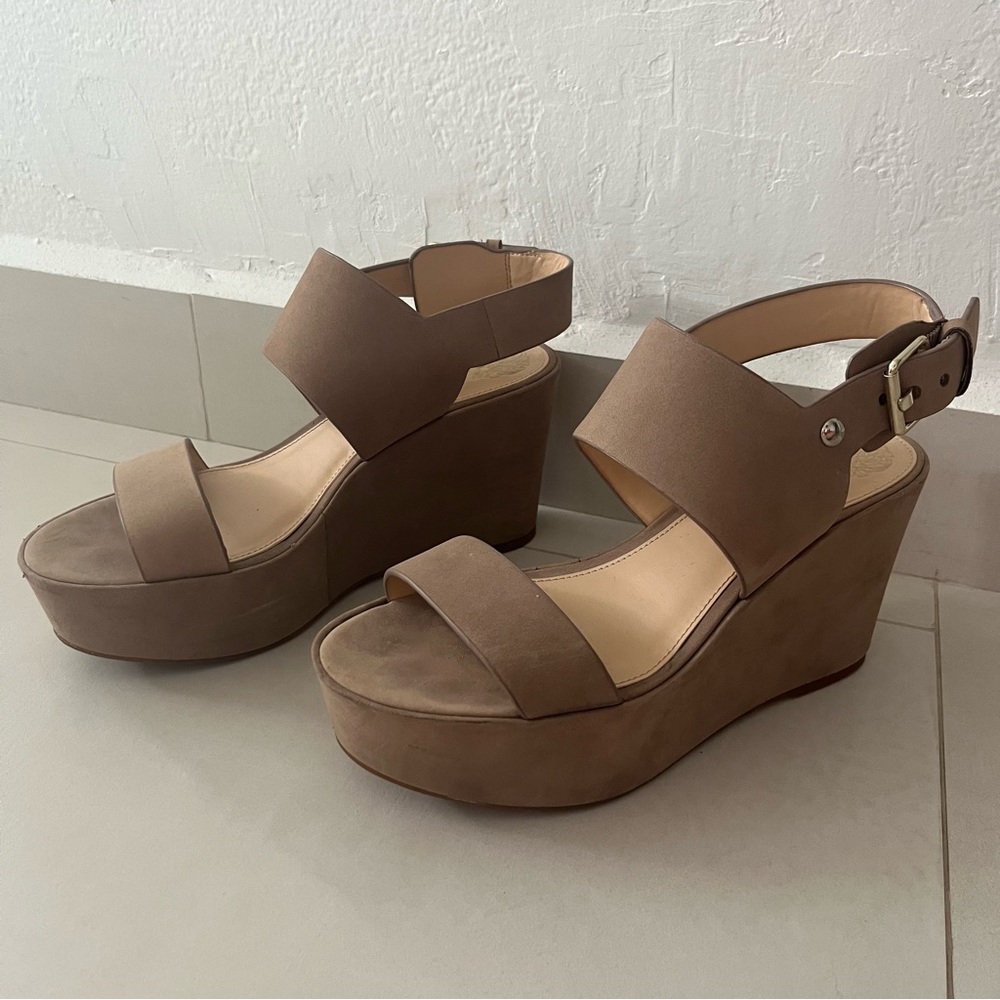 VINCE CAMUTO Platforms 🤎🤍